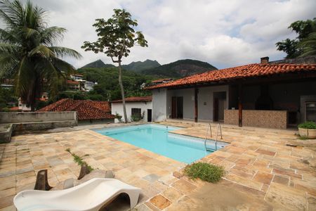 Casa à venda com 740m², 4 quartos e 2 vagasÁrea Externa