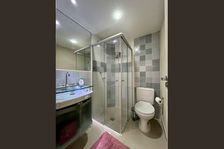 Apartamento à venda com 104m², 2 quartos e 2 vagasBanheiro da Suíte 