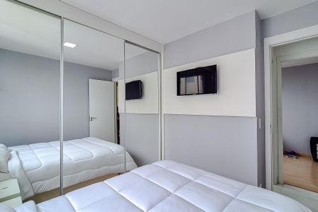 Quarto 1 de apartamento à venda com 2 quartos, 42m² em Parque Industrial Tomas Edson, São Paulo