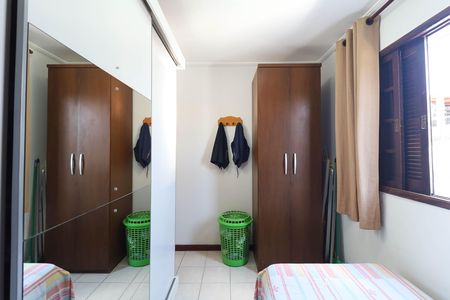 Casa à venda com 180m², 4 quartos e 2 vagas