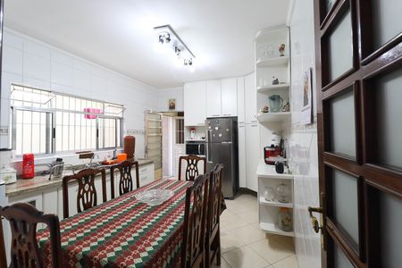 Casa à venda com 180m², 4 quartos e 2 vagas