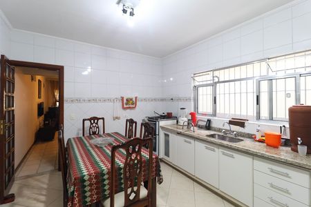 Casa à venda com 180m², 4 quartos e 2 vagas