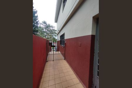 Entrada  de casa para alugar com 2 quartos, 70m² em Parque Bristol, São Paulo