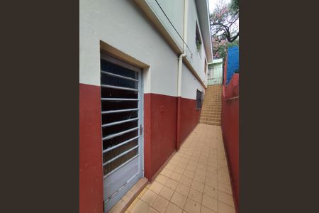 Entrada  de casa para alugar com 2 quartos, 70m² em Parque Bristol, São Paulo