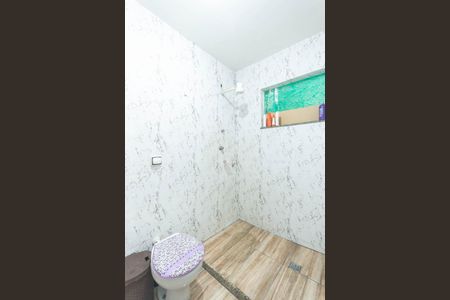 Casa à venda com 240m², 2 quartos e 2 vagasBanheiro 1 (segundo andar)