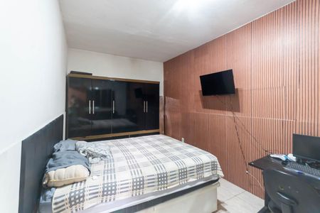 Casa à venda com 240m², 2 quartos e 2 vagasQuarto 2 (primeiro andar)