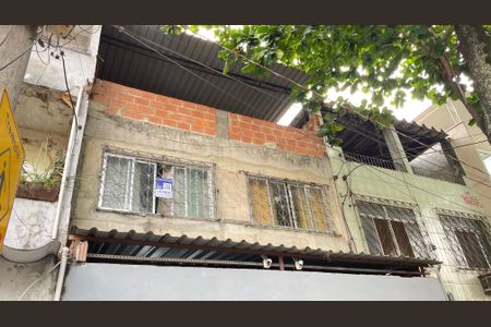 Casa à venda com 240m², 2 quartos e 2 vagasPlaquinha