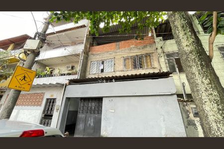 Casa à venda com 240m², 2 quartos e 2 vagasFachada