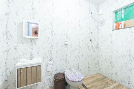 Casa à venda com 240m², 2 quartos e 2 vagasBanheiro 1 (segundo andar)