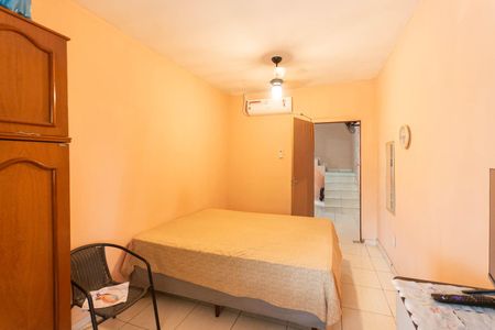 Casa à venda com 240m², 2 quartos e 2 vagasQuarto 1 (segundo andar)