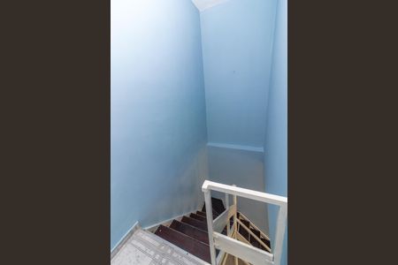 Casa de condomínio para alugar com 70m², 2 quartos e sem vagaEscada