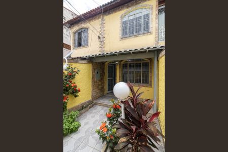 Casa de condomínio para alugar com 70m², 2 quartos e sem vagaQuintal