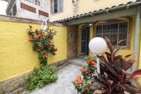 Casa de condomínio para alugar com 70m², 2 quartos e sem vagaQuintal