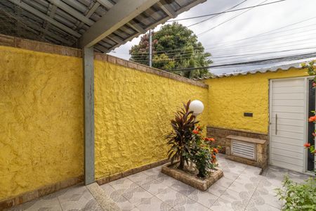 Casa de condomínio para alugar com 70m², 2 quartos e sem vagaQuintal