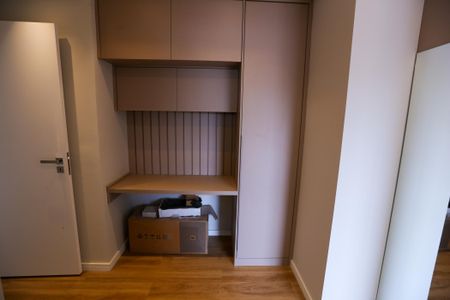 Apartamento para alugar com 67m², 2 quartos e 1 vaga Apartamento para alugar com 67m², 2 quartos e 1 vagaCloset da suíte