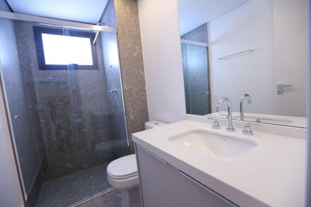 Apartamento para alugar com 67m², 2 quartos e 1 vaga Apartamento para alugar com 67m², 2 quartos e 1 vagaBanheiro da Suíte