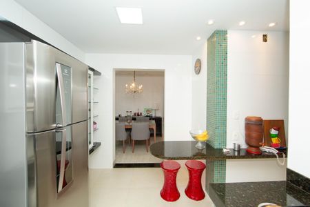 Apartamento à venda com 82m², 2 quartos e 1 vagaCOZINHA