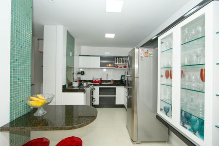 Apartamento à venda com 82m², 2 quartos e 1 vagaCOZINHA