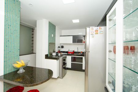 Apartamento à venda com 82m², 2 quartos e 1 vagaCOZINHA