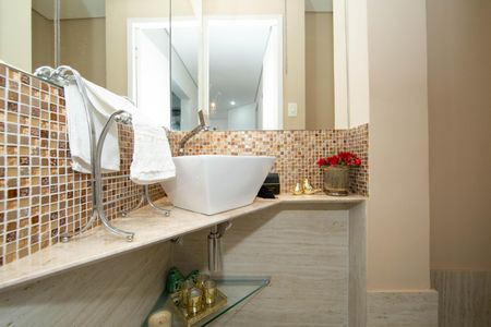 Apartamento à venda com 82m², 2 quartos e 1 vagaBANHEIRO1