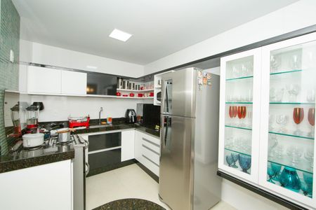 Apartamento à venda com 82m², 2 quartos e 1 vagaCOZINHA