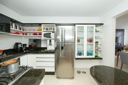 Apartamento à venda com 82m², 2 quartos e 1 vagaCOZINHA