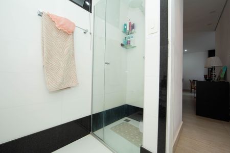 Apartamento à venda com 82m², 2 quartos e 1 vagaBANHEIRO2