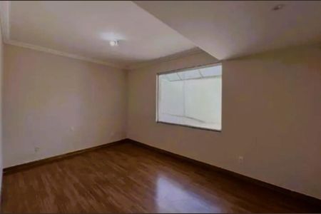 Casa para alugar com 140m², 4 quartos e 3 vagas