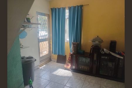 Sala de casa para alugar com 3 quartos, 100m² em Ramos, Rio de Janeiro