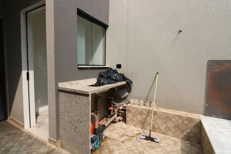 Casa à venda com 100m², 3 quartos e 2 vagasquintal fundo