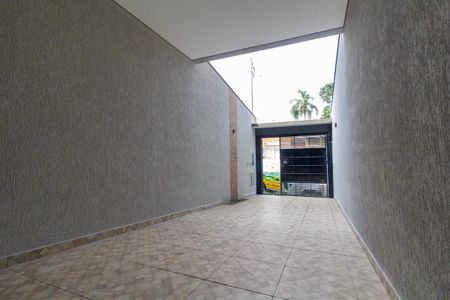 Casa à venda com 100m², 3 quartos e 2 vagas Casa à venda com 100m², 3 quartos e 2 vagasGaragem