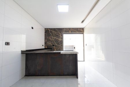 Casa à venda com 100m², 3 quartos e 2 vagas Casa à venda com 100m², 3 quartos e 2 vagasCozinha