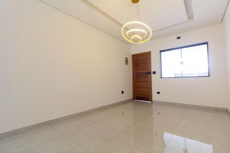 Casa à venda com 100m², 3 quartos e 2 vagas Casa à venda com 100m², 3 quartos e 2 vagasSala