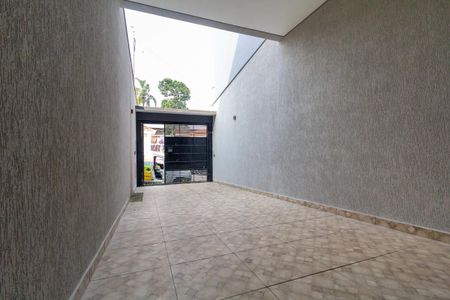 Casa à venda com 100m², 3 quartos e 2 vagas Casa à venda com 100m², 3 quartos e 2 vagasGaragem