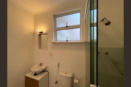 Apartamento para alugar com 110m², 3 quartos e sem vagaBanheiro social