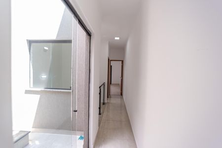 Casa à venda com 100m², 3 quartos e 2 vagas Casa à venda com 100m², 3 quartos e 2 vagasCorredor