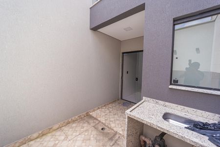 Casa à venda com 100m², 3 quartos e 2 vagas Casa à venda com 100m², 3 quartos e 2 vagasPiscina - Quintal