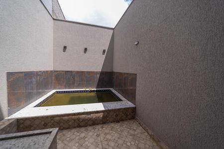 Casa à venda com 100m², 3 quartos e 2 vagas Casa à venda com 100m², 3 quartos e 2 vagasPiscina - Quintal