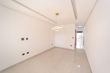 Casa à venda com 100m², 3 quartos e 2 vagas Casa à venda com 100m², 3 quartos e 2 vagasSala