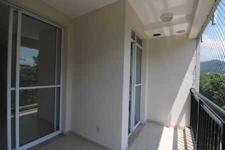 Apartamento para alugar com 71m², 2 quartos e 1 vagaSala - Varanda 