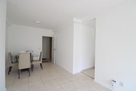 Apartamento para alugar com 71m², 2 quartos e 1 vagaSala