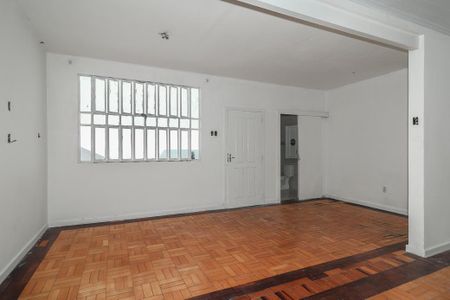 Casa para alugar com 400m², 5 quartos e 4 vagasSala ampla fundos