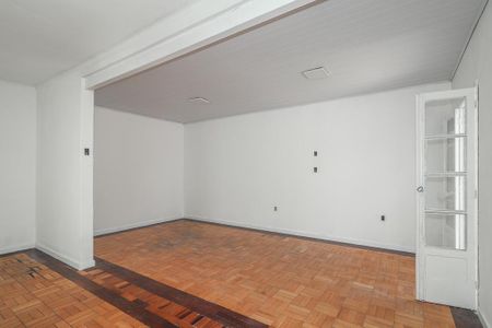 Casa para alugar com 400m², 5 quartos e 4 vagasSala ampla fundos