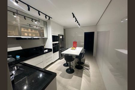 Foto 05 de casa à venda com 3 quartos, 300m² em Parque Peruche, São Paulo