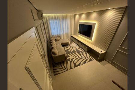 Foto 02 de casa à venda com 3 quartos, 300m² em Parque Peruche, São Paulo