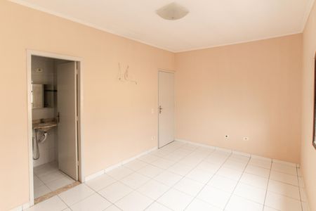 Casa de condomínio à venda com 140m², 3 quartos e 2 vagasSuíte