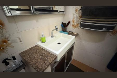 Casa à venda com 100m², 3 quartos e 3 vagas Casa à venda com 100m², 3 quartos e 3 vagasBanheiro