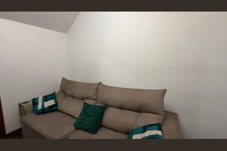 Casa à venda com 100m², 3 quartos e 3 vagas Casa à venda com 100m², 3 quartos e 3 vagasSala de TV