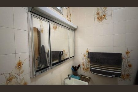 Casa à venda com 100m², 3 quartos e 3 vagas Casa à venda com 100m², 3 quartos e 3 vagasBanheiro