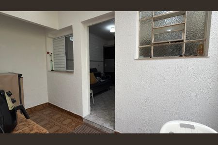 Casa à venda com 100m², 3 quartos e 3 vagas Casa à venda com 100m², 3 quartos e 3 vagasQuintal